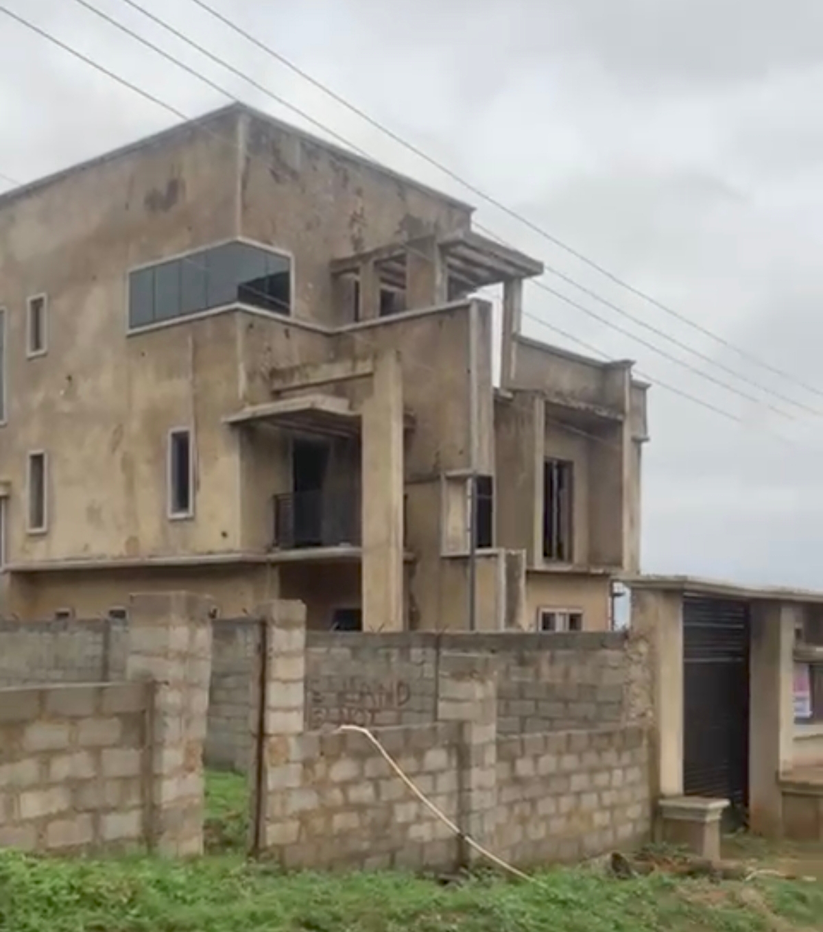 6 Bedroom Fully Detached Duplex (Carcass Level) - Photo 2