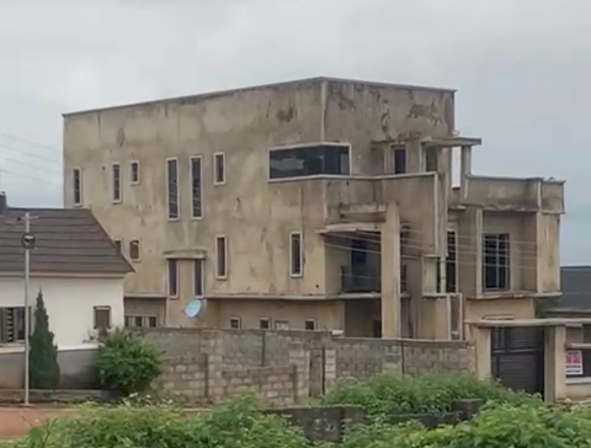 6 Bedroom Fully Detached Duplex (Carcass Level) - Photo 3